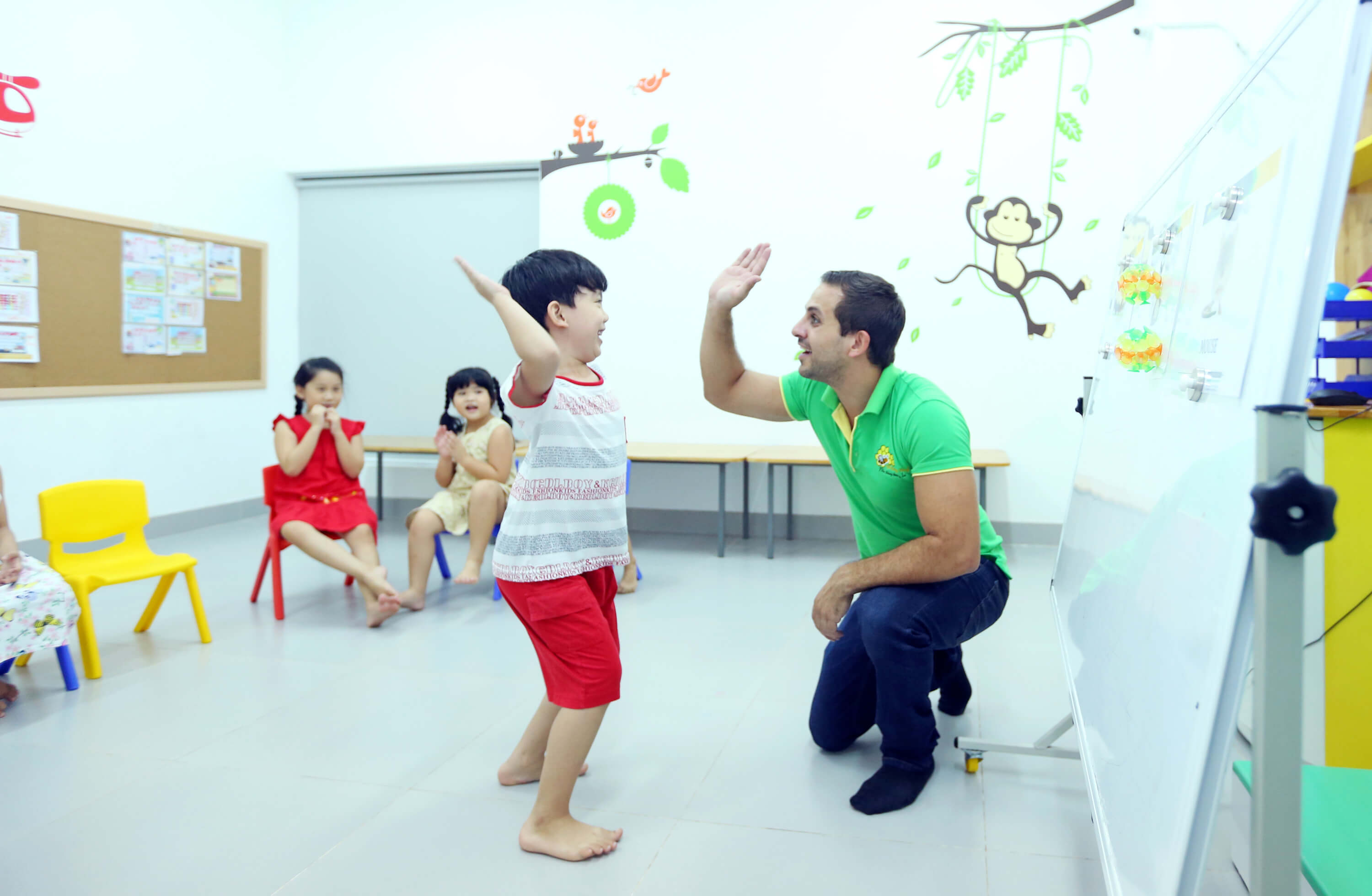 Dạy Tiếng Anh cho trẻ mầm non: Nên hay không nên?